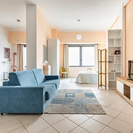 Open Space A 1' Dalla Stazione Ла-Спеція